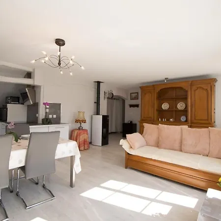 La Maison Bleue Holiday home *